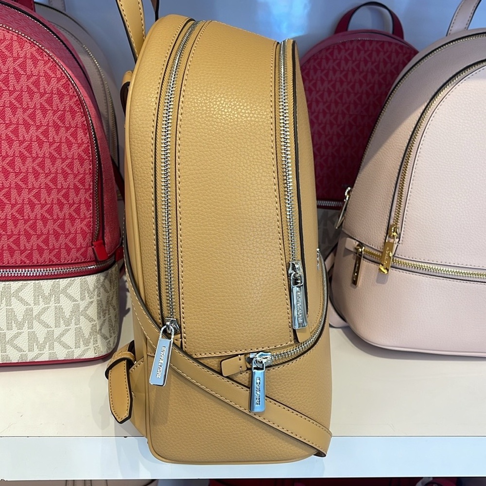 MICHAEL KORS Rhea Medium Pebbled Leather Zip Backpack
PEANUT
NWT MK - Picture 7 of 16